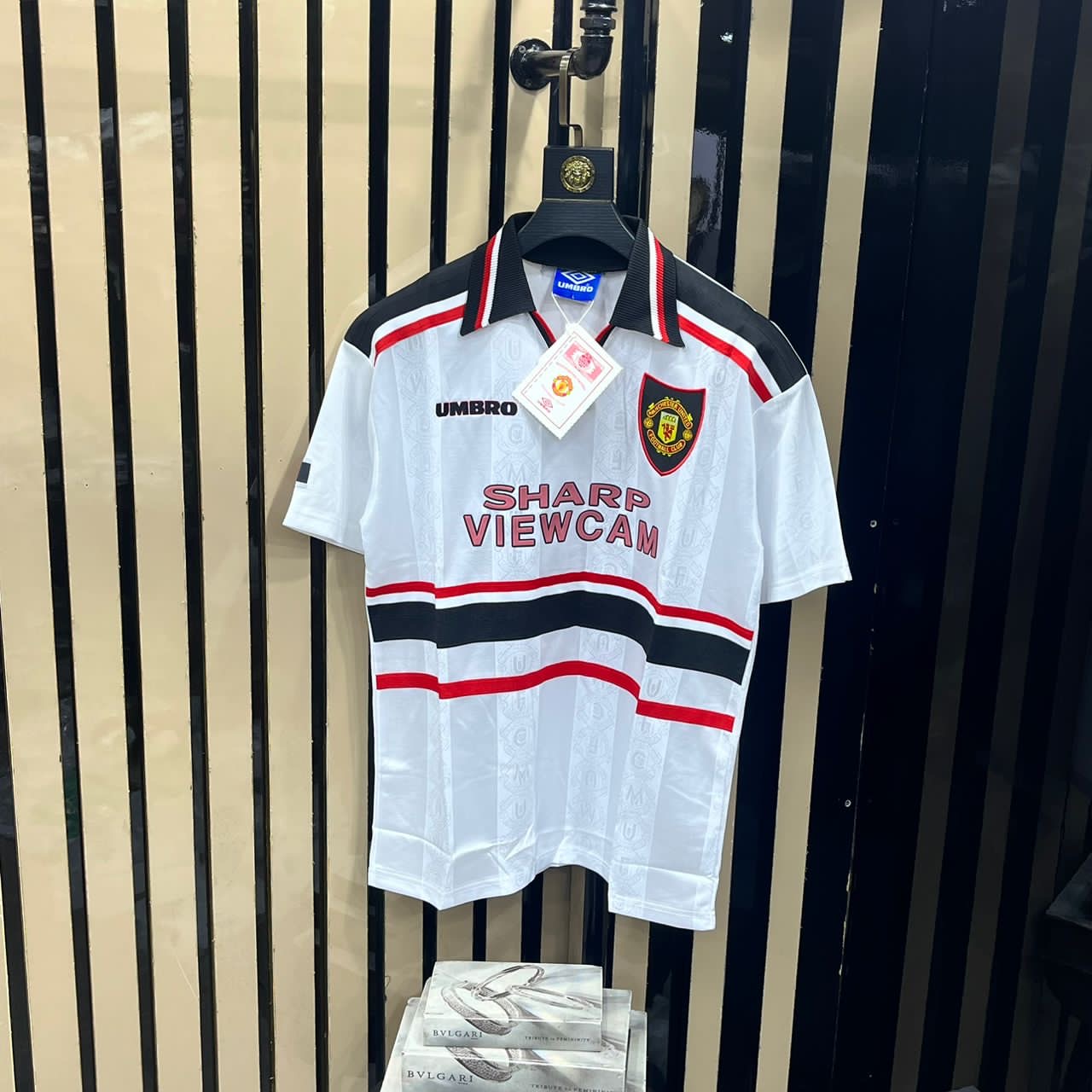 MANCHESTER UNITED RETRO JERSEY