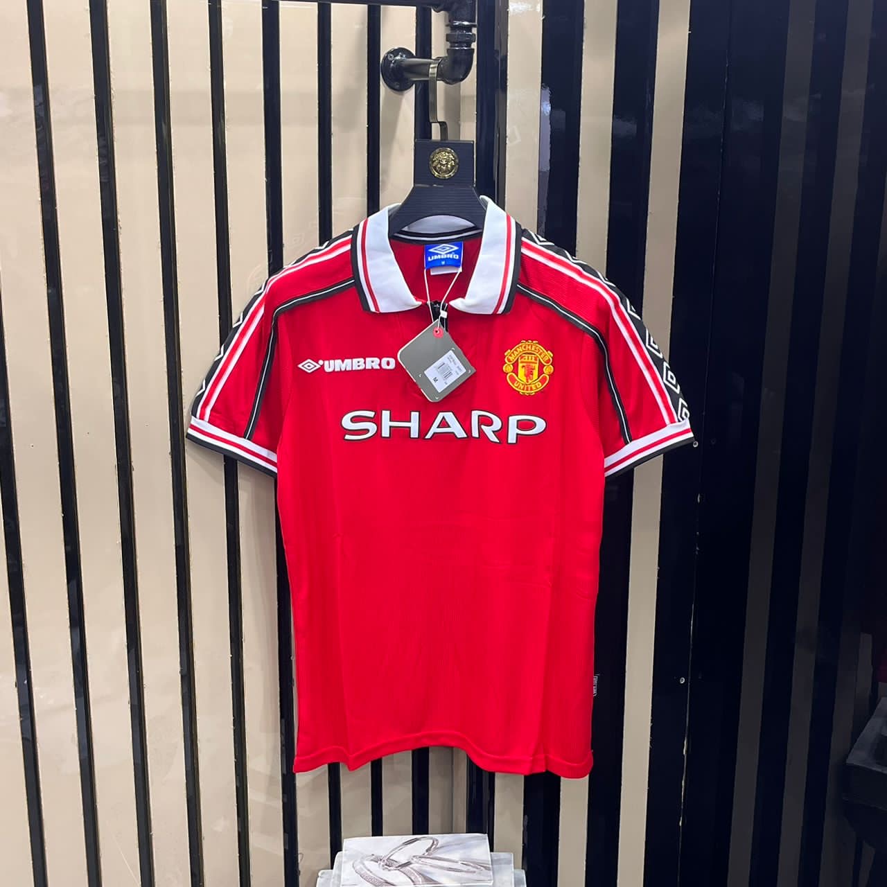 MANCHESTER UNITED RETRO JERSEY